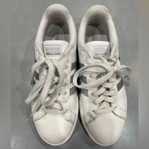 Adidas Women’s Size 7.5 Cloudform Tennis Shoes White
